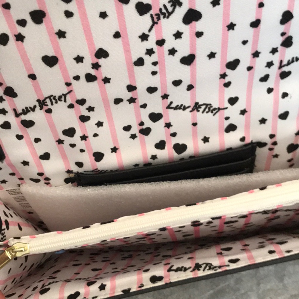 Betsey Johnson Crossbody Bag - Picture 5 of 5